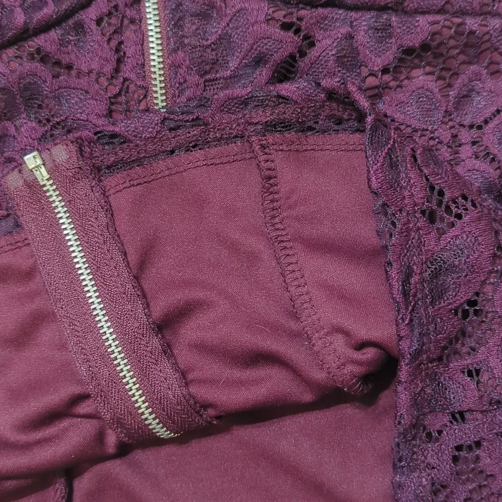 Merlot Floral Lace Zip Up Tank Top - Picture 10 of 10